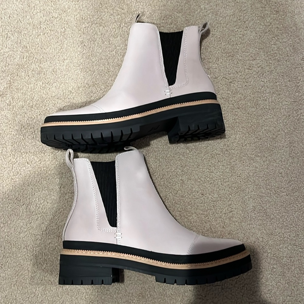 Tom's boots